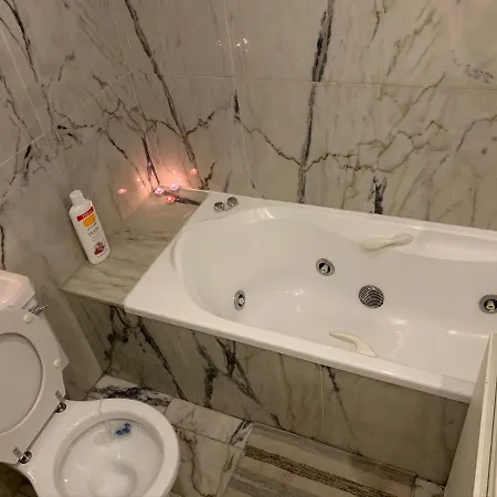 Quarto Com Banheiro Privativo M